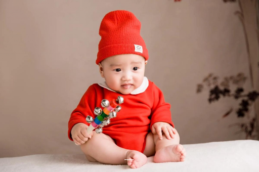 恩施六个月宝宝总是摇头